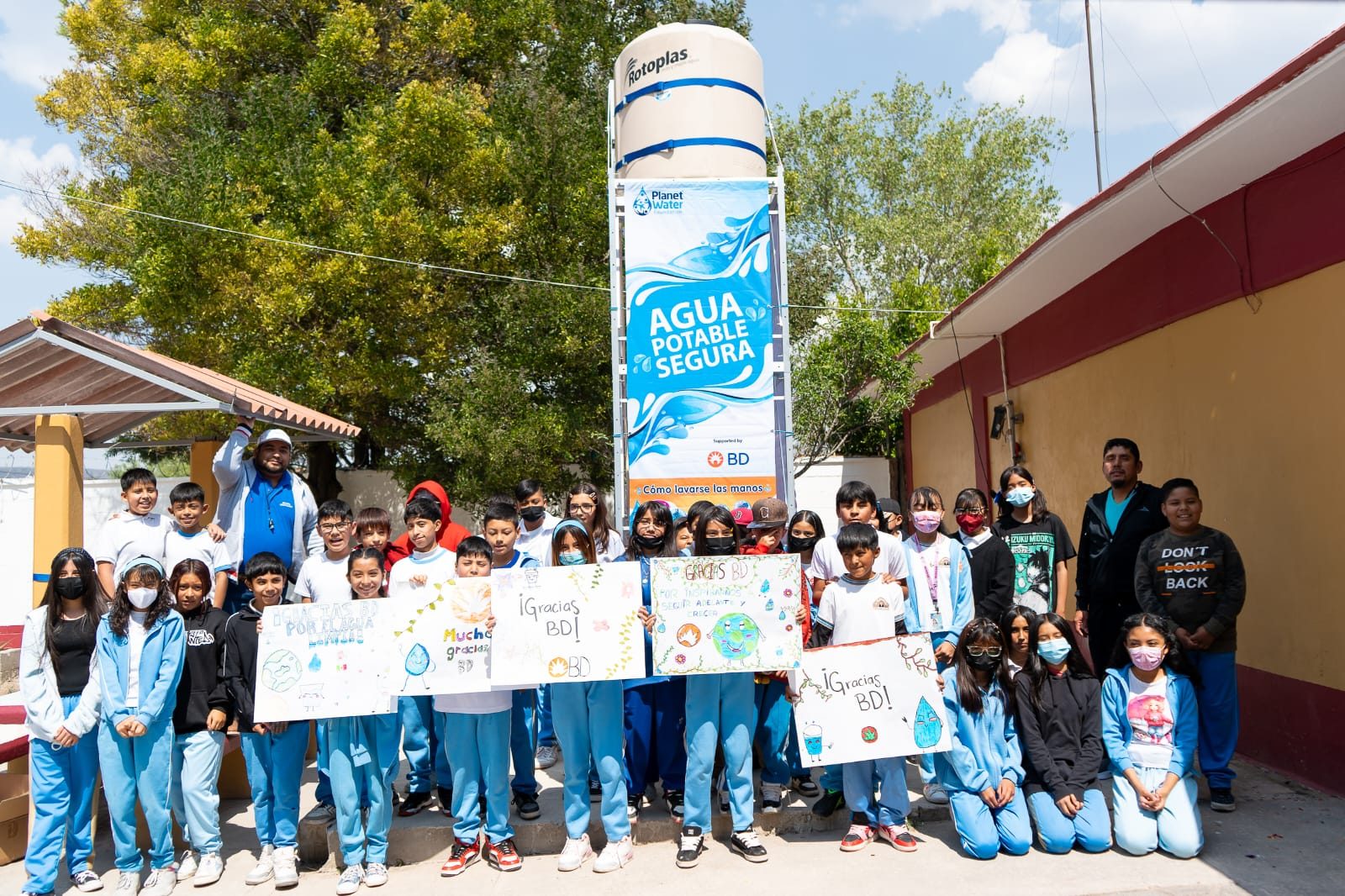 Instalan infraestructura de agua potable en Huehuetoca, Estado de México